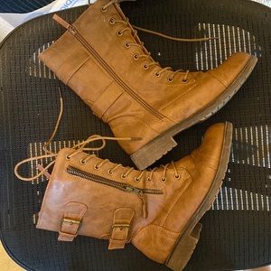 Combat style boots